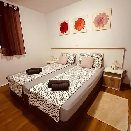 Garden Paradise * دوبروفينك